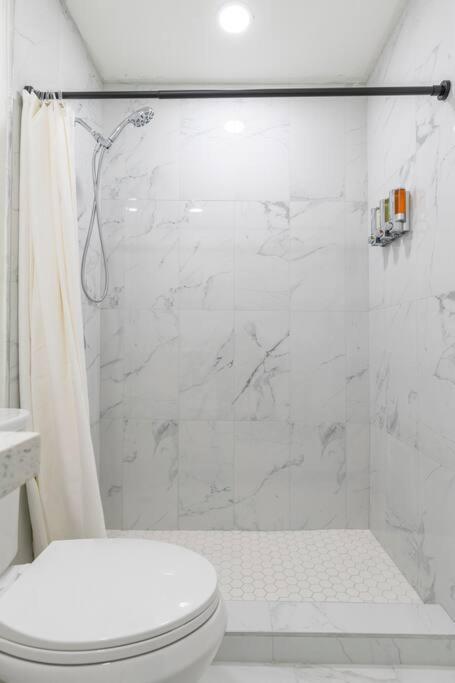Enjoy Alhambra Night Life At 2Br Apt 외부 사진